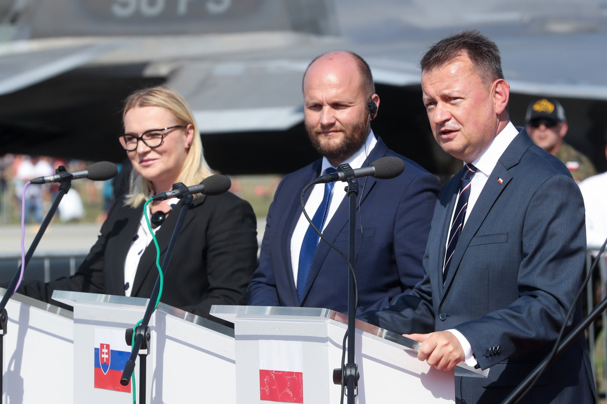 Polsko a Česká republika přebírají ochranu slovenského vzdušného prostoru