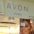 Avon ma nowego właściciela. Powstała czwarta największa firma kosmetyczna świata