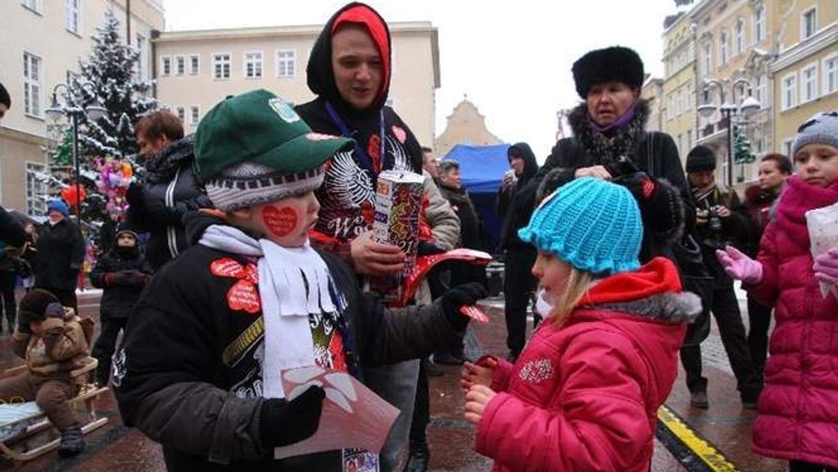 Nowa Trybuna Opolska: W tym roku Wielka Orkiestra Świątecznej Pomocy zebrała w Opolu 240 tysięcy złotych, to rekordowa kwota jeśli chodzi o tę akcję charytatywną.