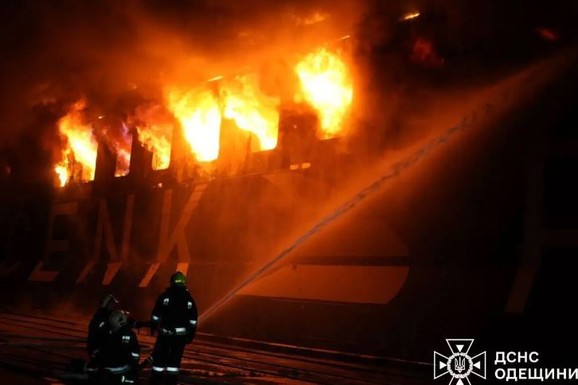 (FOTO, VIDEO) ODESA, NIKOLAJEV I HERSON BEZ STRUJE "Jedan od najmasovnijih ruskih napada u regionu": Pogođen brod, oštećene kuće i energetski objekti