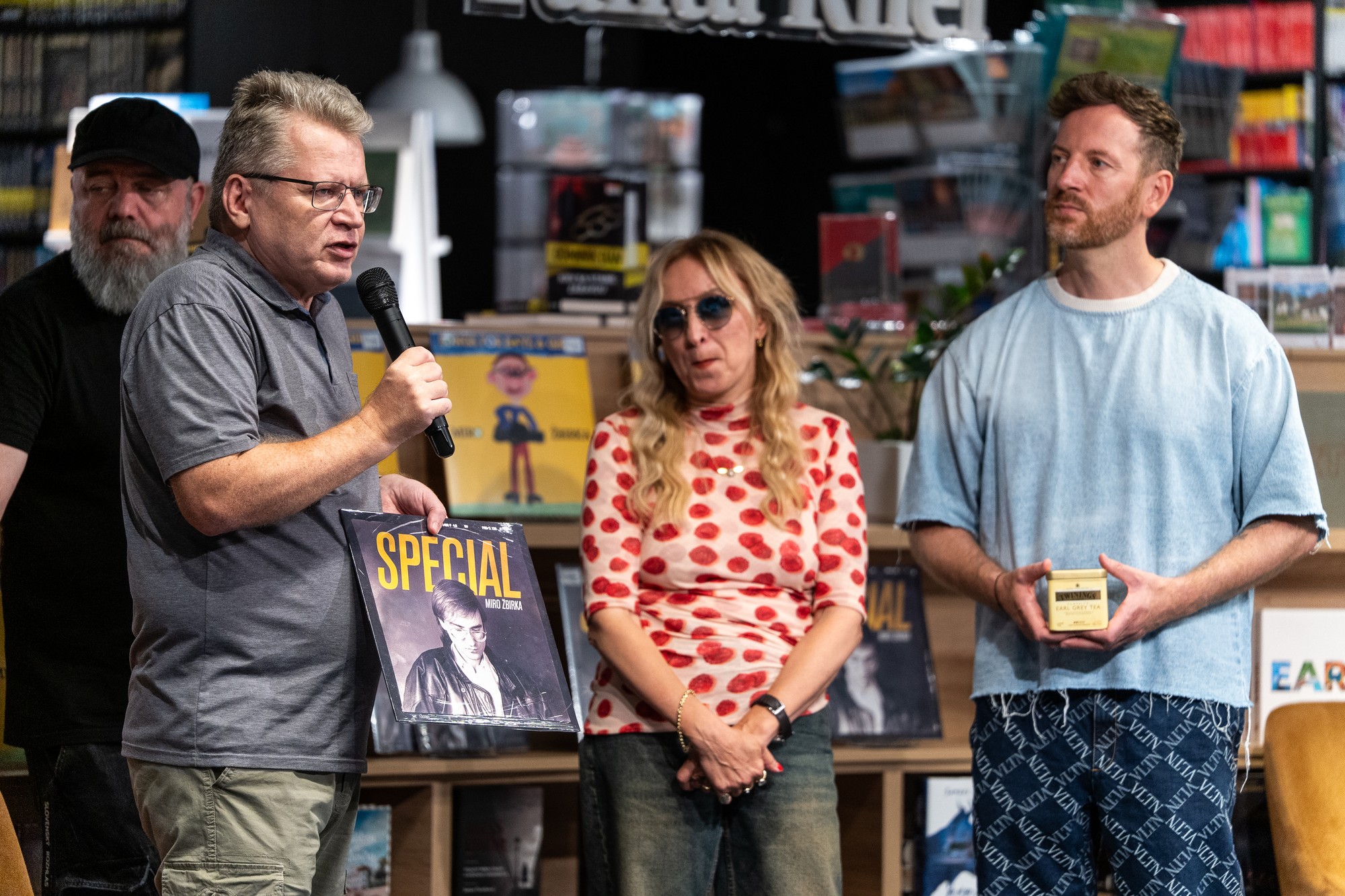 Krst albumu Mekyho Žbirku: Juraj Čurný, Kateřina Žbirková a Miro Jaroš.