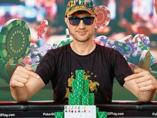 Marcin Horecki jest pierwszym pokerzystą z Polski, który zdobył złotą bransoletkę, prestiżowe wyróżnienie na World Series of Poker, pokerowych mistrzostwach świata.