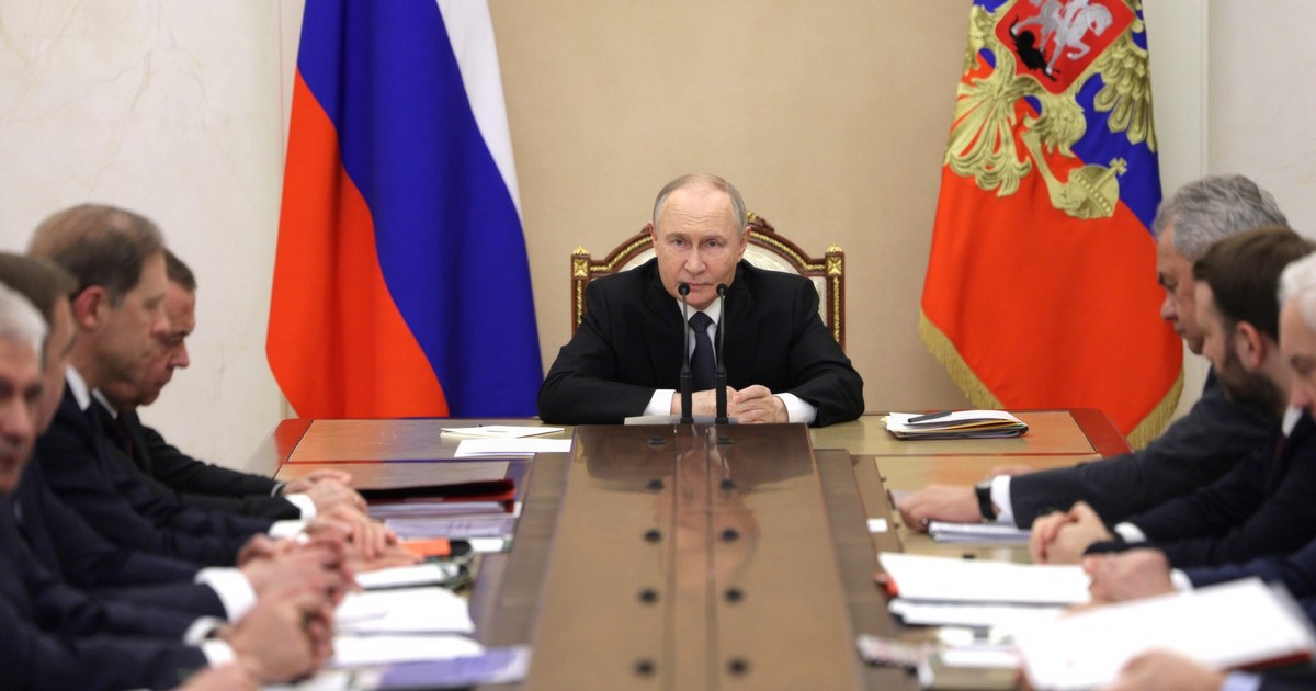 Walka frakcji na Kremlu o schedę po Putinie. Trwa szukanie winnych