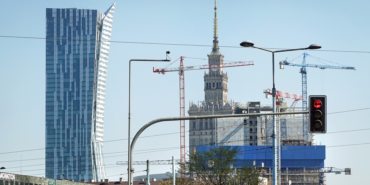 Polska wciąż pozostaje liderem w Europie Środkowo-Wschodniej pod względem napływu BIZ, jednak jej inwestycyjny magnes słabnie m.in. z powodu braku stabilności politycznej i prawnej.