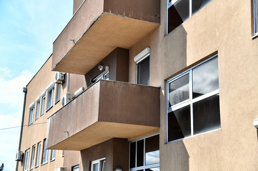 Terasa na koju je Petar Radojičić izbacio drugaricu Ane Nikolić