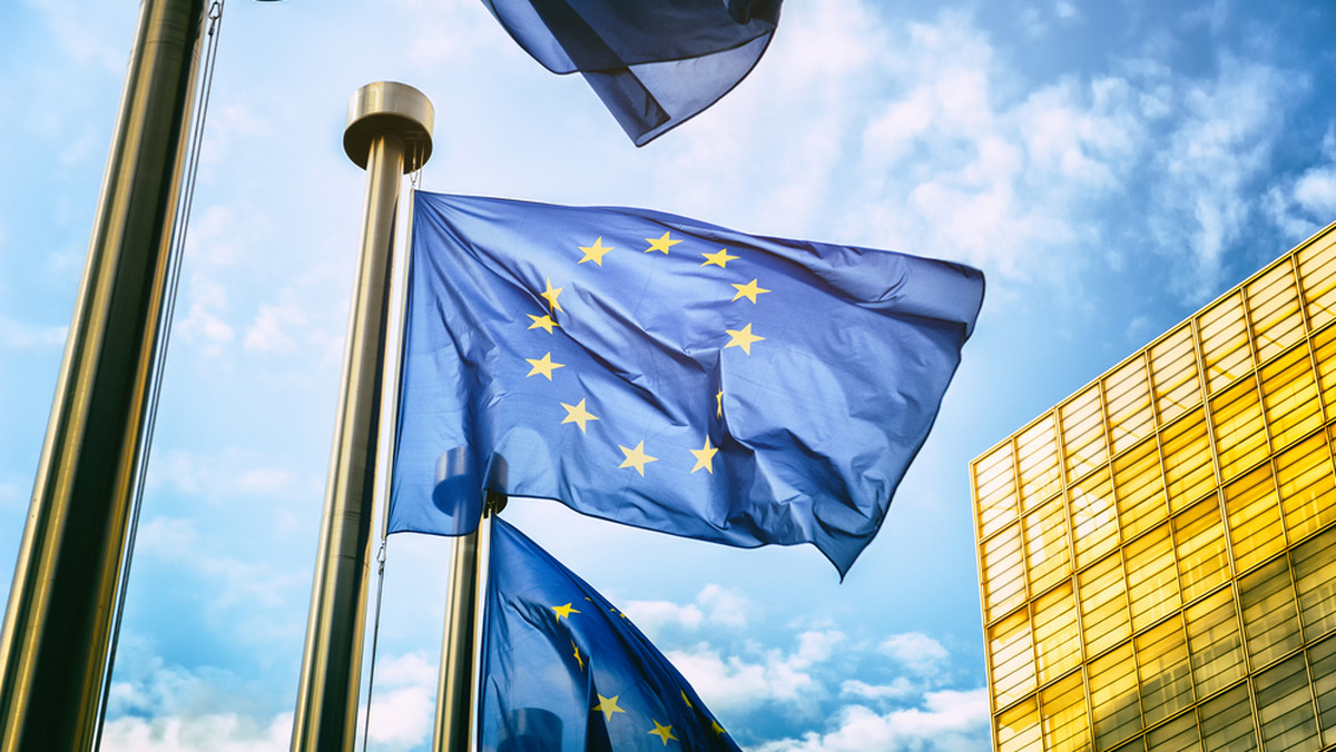 Po kolejnych doniesieniach europejskich gazet na temat kontrowersyjnych praktyk podatkowych stosowanych przez Luksemburg Komisja Europejska zapewniła, że walka o uczciwą politykę podatkową i z unikaniem płacenia podatków w UE są jej priorytetem.
