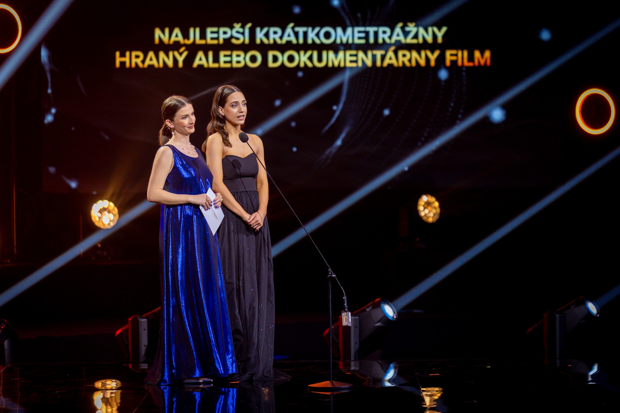 Petra Dubayová a Ráchel Šoltésová na odovzdávaní cien Slnko v sieti 2024.