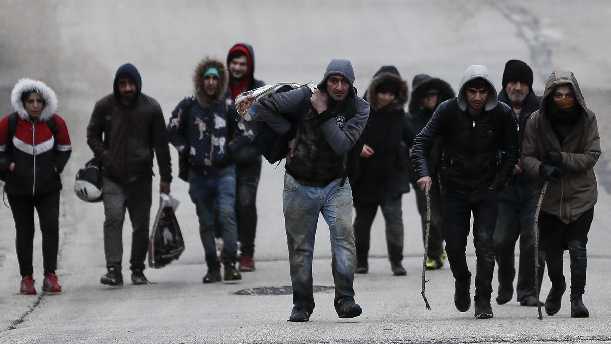 Grecka policja użyła gazu łzawiącego przeciwko migrantom, którzy chcieli przedostać się z Turcji na terytorium Grecji. Rząd w Atenach powtórzył swoje zapewnienie o wzmożonej ochronie granic.
