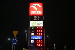 rząd ceny w dół, orlen w górę. to nie żart. od 1 kwietnia benzyna 95 i lpg już po tyle