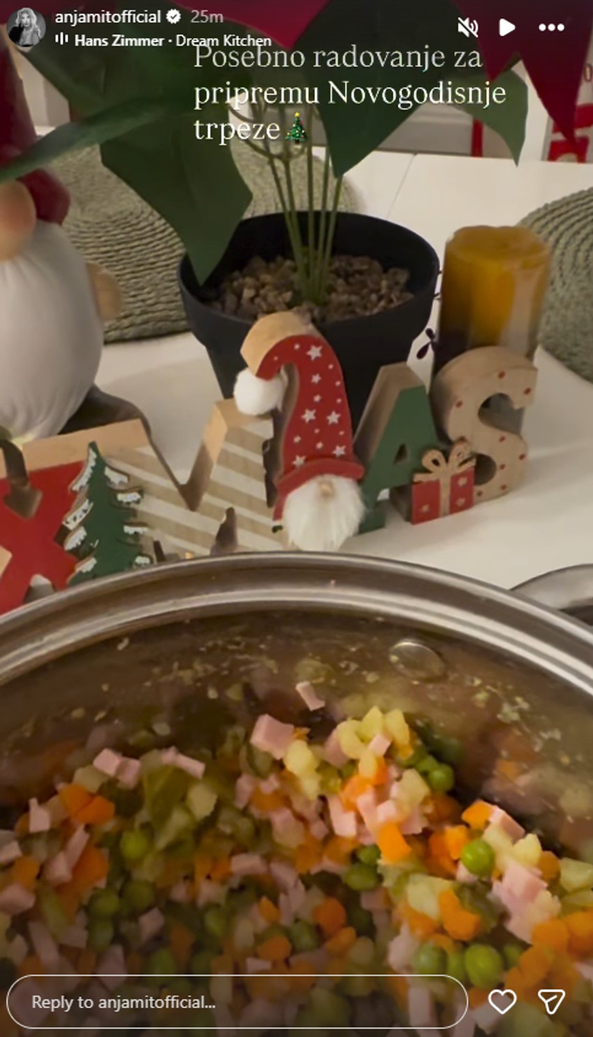 Anja Mit sprema rusku salatu