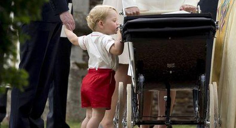 UK royals criticize dangerous attempts to photograph young Prince George