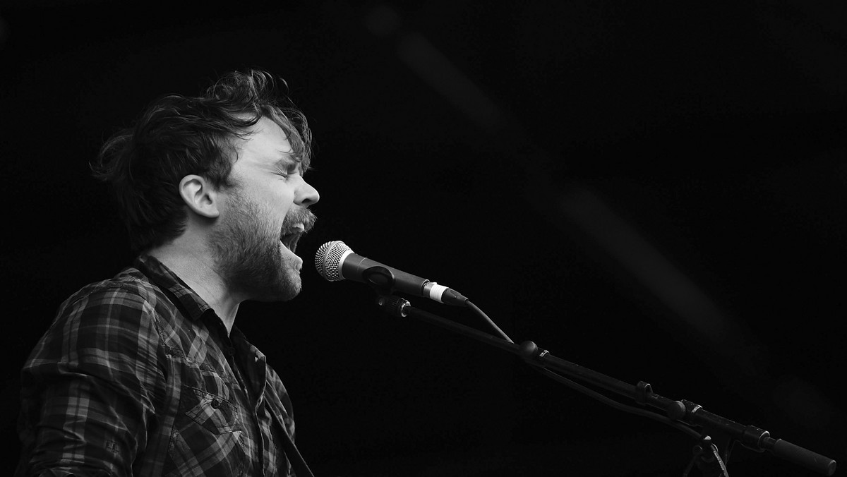 Scott Hutchison, wokalista szkockiego zespołu Frightened Rabbit, nie żyje. Hutchison zaginął w środę niedługo po pólnocy. Jego ciało znaleziono w czwartek późnym wieczorem. Miał 36 lat.