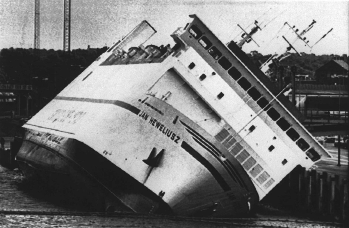 Heweliusz zatonął, armator uniknął odpowiedzialności. "Upudrowany" wyrok za katastrofę