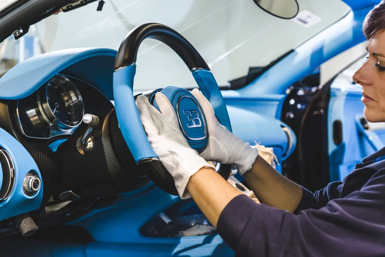 Ręcznie składane wnętrze Bugatti Chiron