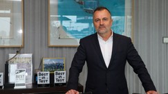 Majkl Mišel, Yettel