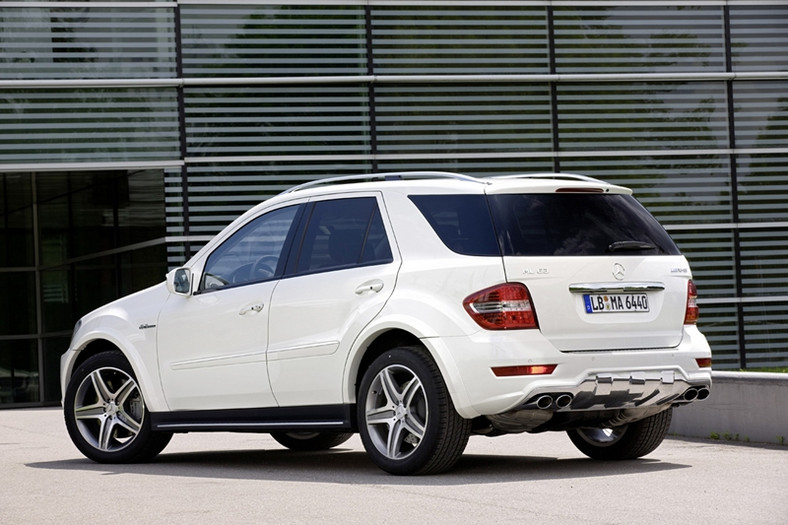 Mercedes ML63 AMG po minimalnym liftingu