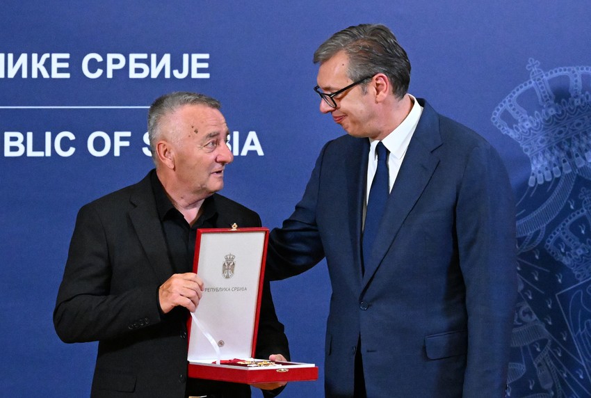 Aleksandar Vučić uručio Orden Karađorđeve zvezde prvog stepena Milošu Jovanoviću