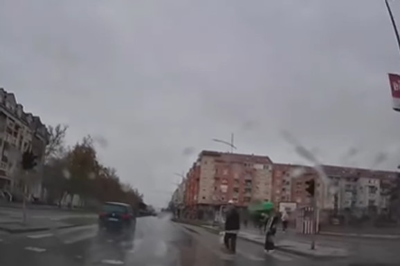 (VIDEO) "NOVOSAĐANI KAO DA IMAJU 9 ŽIVOTA" Nisu ni svesni koliko je opasno ono što rade, a kazne u PAPRENE