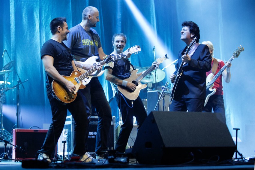 Dino rađa sa Bajagom i Instruktorima