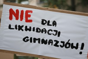 Protest rodzicow gimnazjalistow