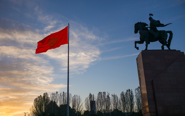 Niespokojnie w Kirgistanie. Wojsko wprowadza godzinę policyjną w Biszkeku