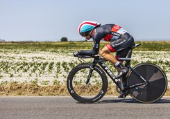 Skandal przed Tour de France. Kolarz sprośnym żartem obraził hostessy