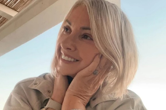 UDOVICA PEVAČA RASPRODALA SVE I PAZARILA MASLINJAK Otkrila kakvi muškarci joj se udvaraju: "Javljaju mi se sa profila supruge ili devojke" (FOTO)