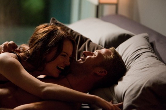 Emma Stone i Ryan Gosling w filmie "Kocha, lubi, szanuje"