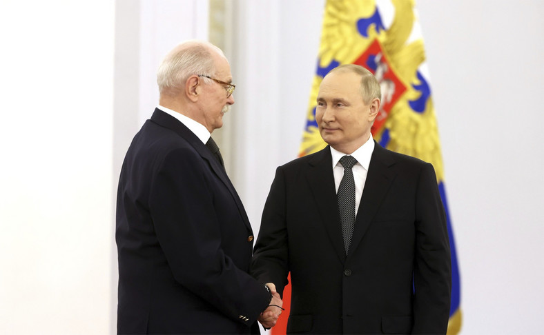 Władimir Putin gratuluje Nikicie Michałkowowi [12 czerwca 2022]