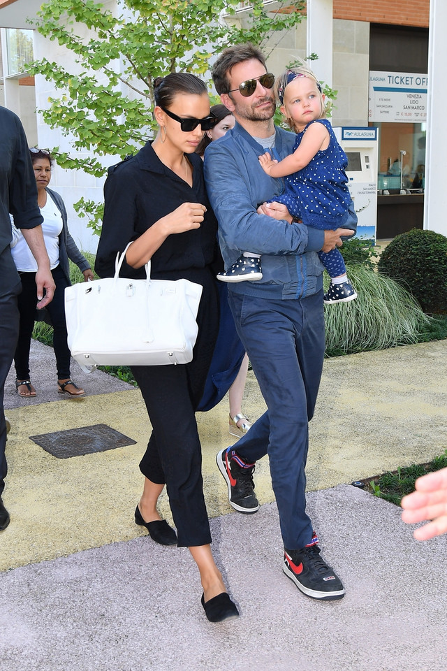 Bradley Cooper i Irina Shayk z dzieckiem