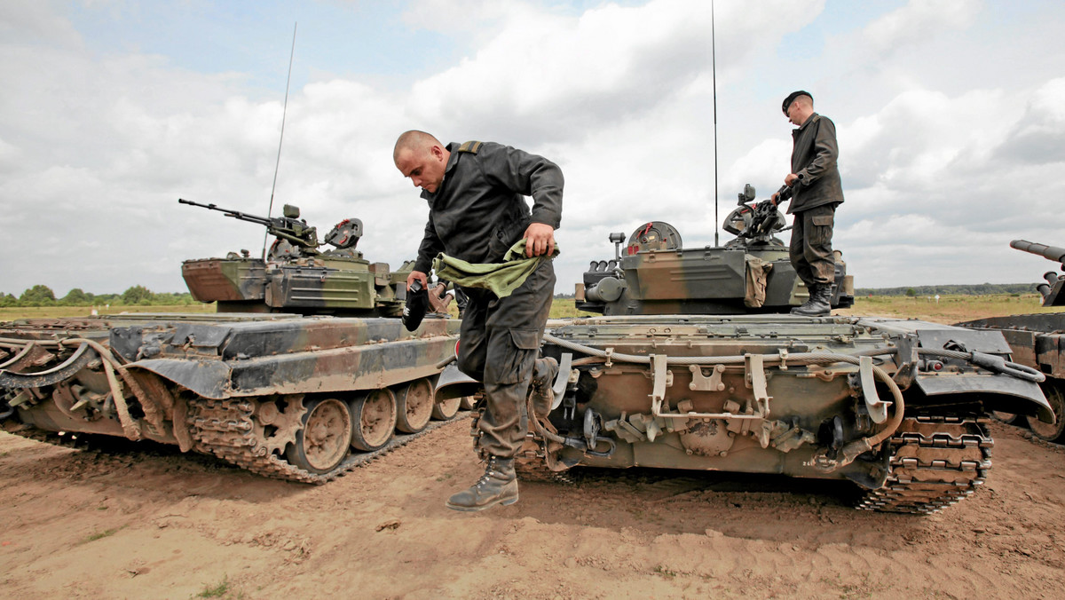 Polsce nie zagraża wielki konflikt militarny, ale militarna presja lub punktowe uderzenia są możliwe. Zagrożeniem jest także niski przyrost naturalny czy stan infrastruktury - wnioski z Białej Księgi Bezpieczeństwa Narodowego przedstawia "Gazeta Wyborcza".