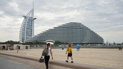 Hoteli Burdž al Arab i Džumejra Marsa al Arab u Dubaju, Emirati, 12. marta