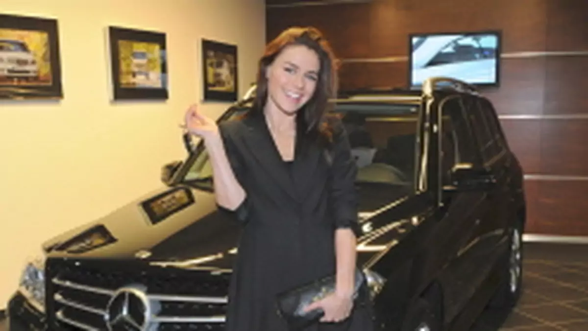 Mercedes: Natasza Urbańska odebrała czarnego GLK (foto)