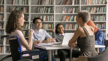 Oznaczenia niepełnosprawności w 2026 r.: Co warto wiedzieć?