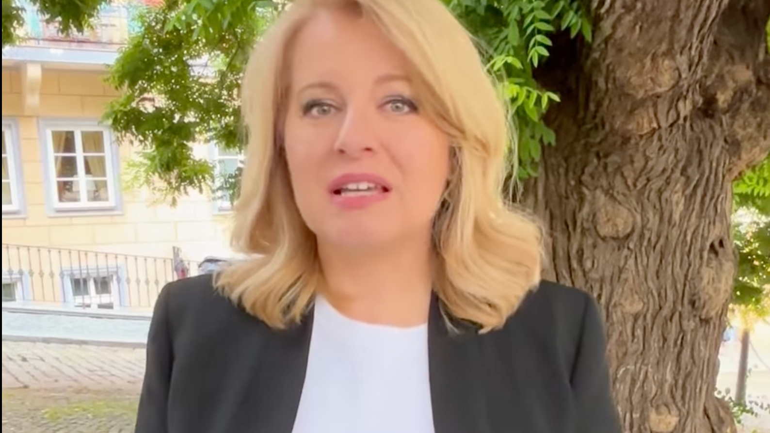 Bývalá prezidentka SR Zuzana Čaputová s novým imidžom.