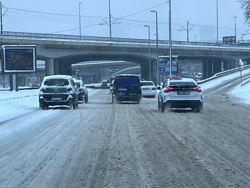 Снег во Белград