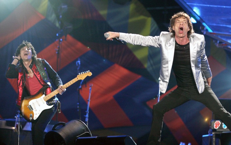Mick Jagger - 305 mln dolarów<br />
