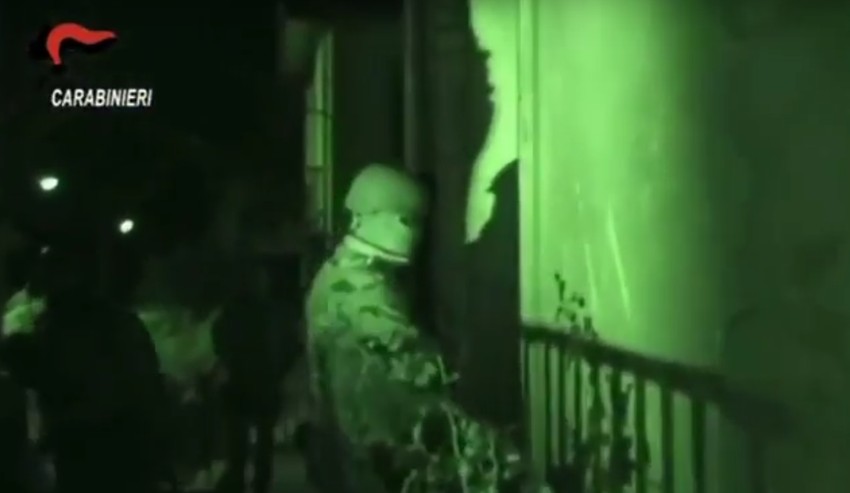 Karabinjeri u akciji hapšenja članova italijanske mafije