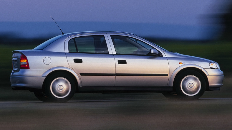 Opel Astra II (1998-2009) - od 5000 zł 