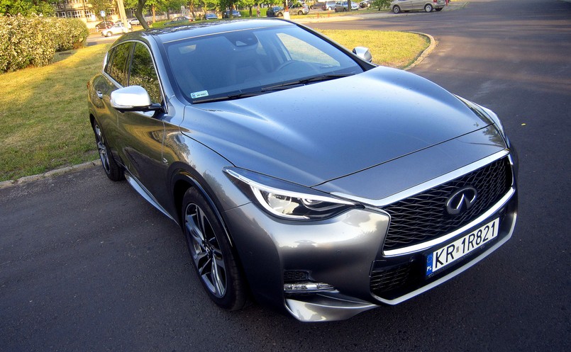 Infiniti Q30 2.0t 7DCT AWD Sport