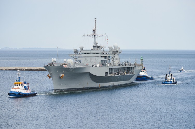 AMERYKAŃSKI OKRĘT USS MOUNT WHITNEY ZAWINĄŁ DO GDYNI