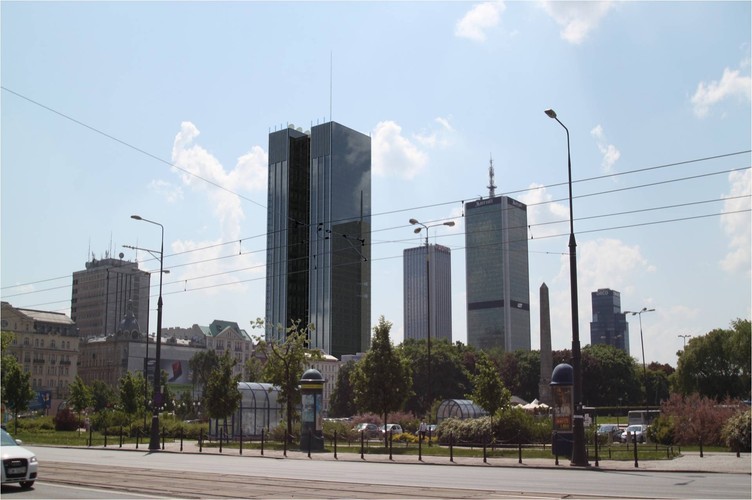 BBI Tower – BBI Development (planowany). Wracamy do centrum. Najnowszy projekt BBI Development zakłada budowę 180 m drapacza chmur we współpracy z Archidiecezją Warszawską i Parafią Św Barbary. Firma chce, aby budynek, który powstanie na działce u zbiegu ulic Emilii Plater i Nowogrodzkiej na warszawskim Śródmieściu, stał się jednym z najbardziej znaczących elementów krajobrazu centrum Warszawy. Fot. Materiały BBI Development