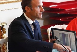 Prezydent Francji Emmanuel Macron 