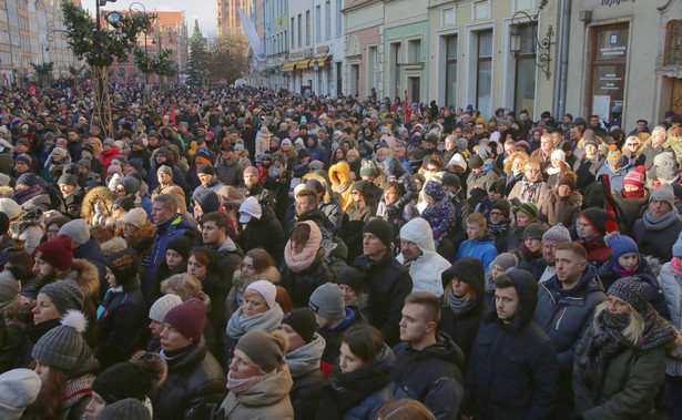 Ludzie na ulicach Gdańska