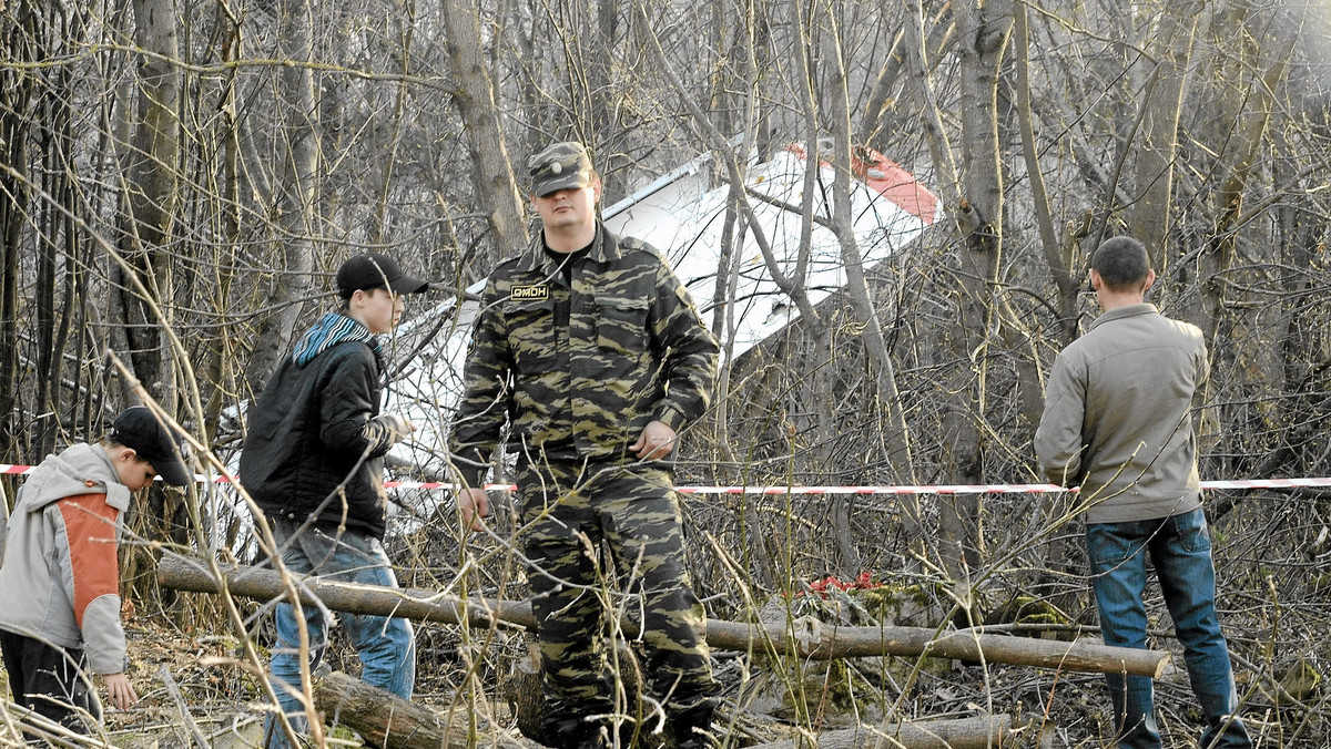 Dyskusja tocząca się wokół katastrofy smoleńskiej dzieli Polskę jak nigdy dotąd. Czyżby Rosji zależało na śmierci Lecha Kaczyńskiego? - pisze niemiecki "Die Welt".