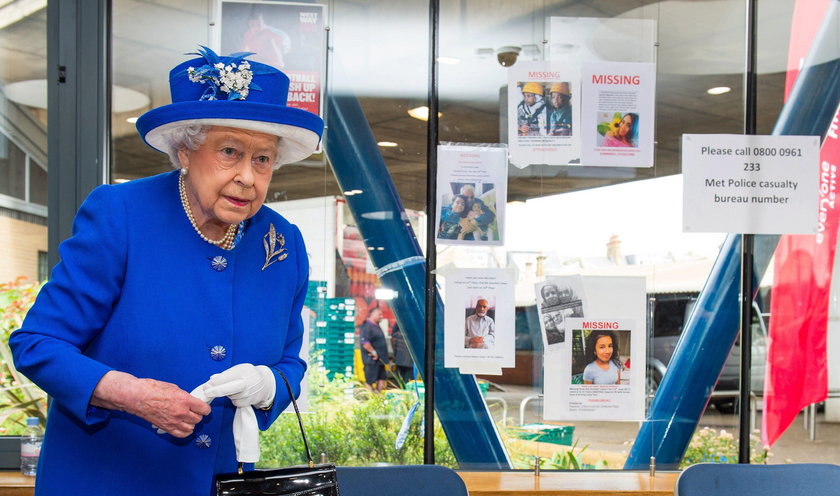 Królowa Elżbieta spotkała się z ofiarami pożaru w Londynie