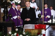 Prezydent RP Andrzej Duda podczas uroczystości pogrzebowych Wandy Półtawskiej. Kraków, 31.10.2023 r.