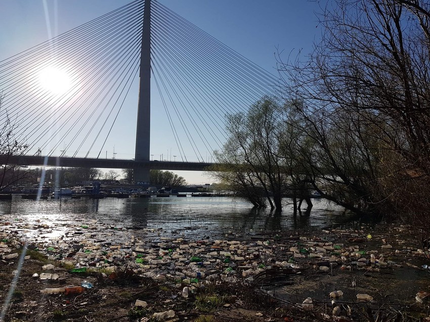 Ovako je prostor kod Mosta na Adi izgledao pre akcije čišćenja smeća