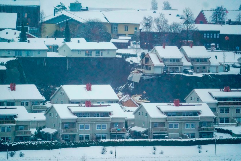 Norwegia. Ogromna dziura w ziemi pochłonęła domy. Jest wielu rannych