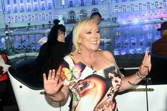 STIGAO NOVI ČLAN PORODICE U DOM ZORICE MARKOVIĆ Pevačica objavila emotivnu sliku, komentari pljušte: "HVALA TI SINE"